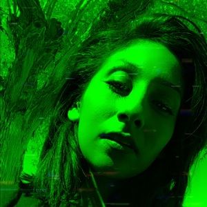 Meet your Posher, Deysi